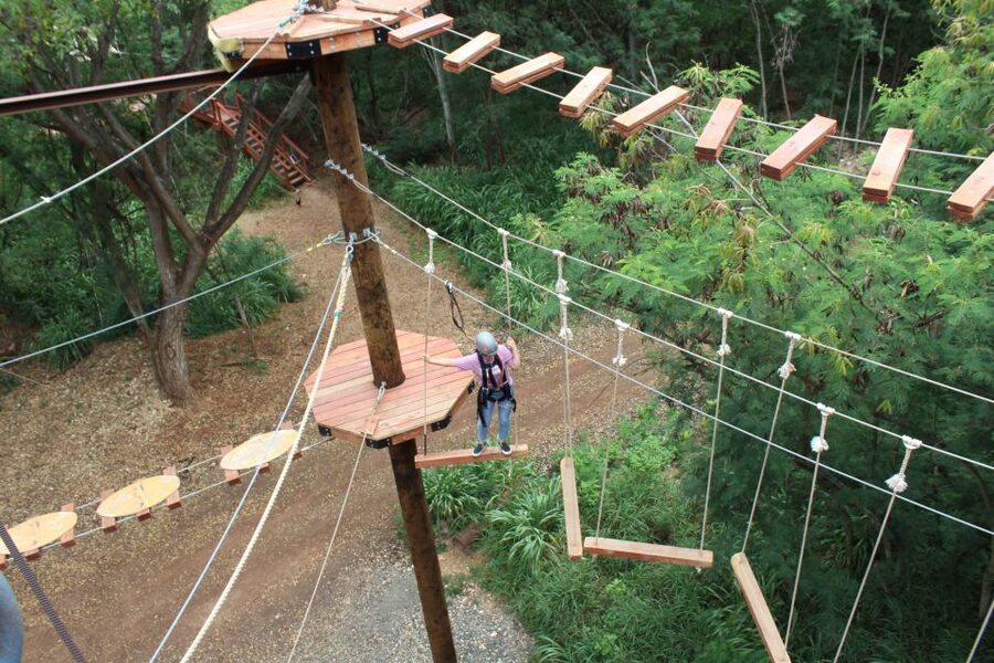 Oahu: Coral Crater Challenging Adventure Course - What the 18-element course feels like