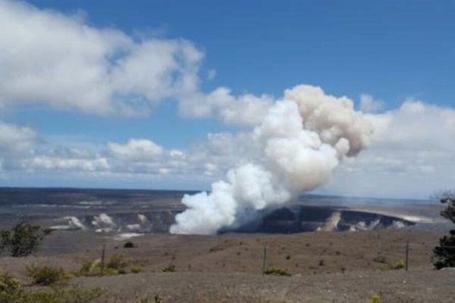 Oahu to Big Island Volcanoes National Park Adventure Tour - Richardson Black Sand Beach shows Hawaii’s volcanic side