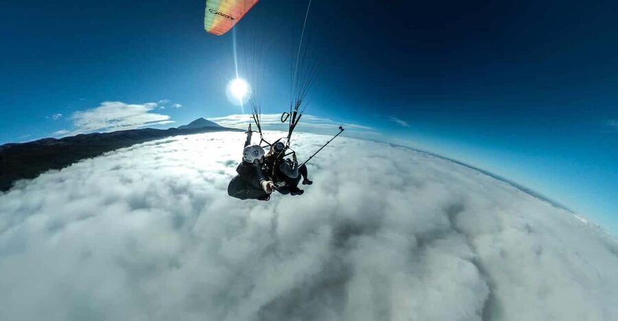 Paragliding Tenerife: Flight from Teide to Puerto de la Cruz - Preparing at Izaña, 2,200 meters above sea level