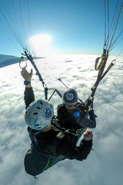 Paragliding Tenerife: Flight from Teide to Puerto de la Cruz - Above the clouds and through the mist