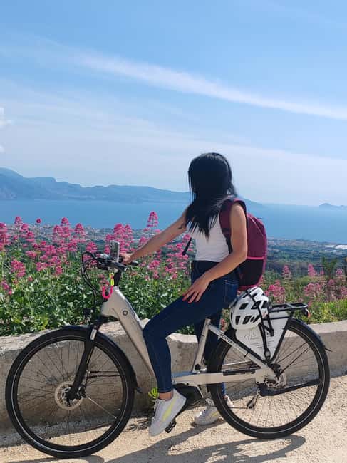 Pedal to Vesuvius and Discover the Crater of the Volcano - Key points before you book