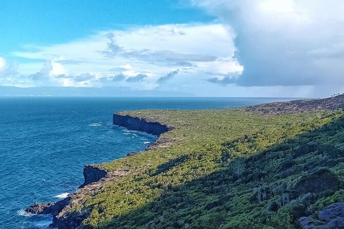Pico Island lakes, craters & volcanic curiosities - Private tour - Lagoa do Caiado: crater lakes in Pico’s highlands