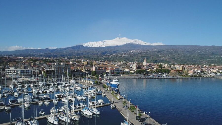 Piedimonte Etneo: Etna Wine Train Tour & Sicily Wine tasting - Randazzo and the historic village visit
