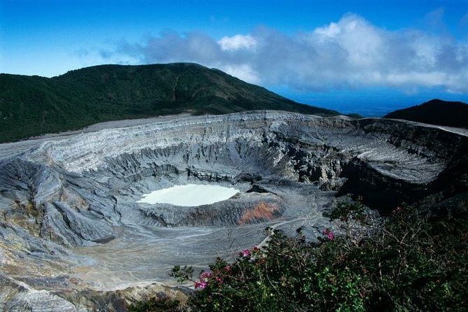 Poas Volcano National Park Half Day tour from San Jose - A coffee farm and roadside stops add local flavor