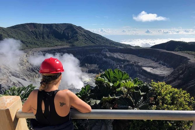 Poas Volcano National Park Half Day tour from San Jose - Guides are the heart of the experience
