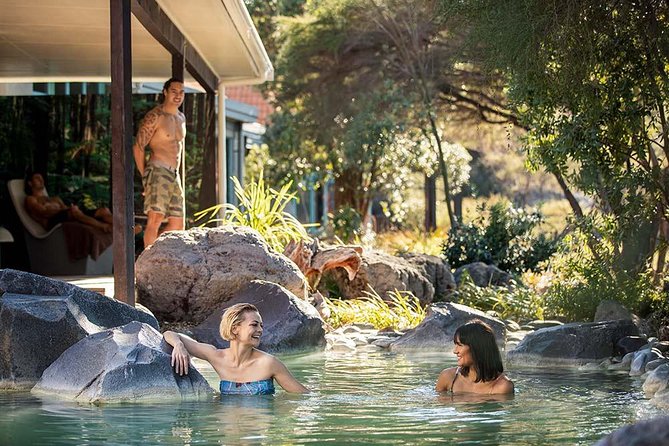 Polynesian Spa Rotorua: Deluxe Lake Spa Hot Spring Bathing - Crowds, atmosphere, and the most peaceful approach