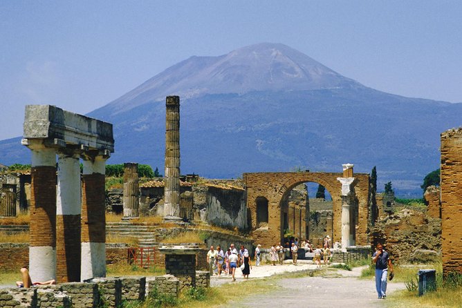 Pompeii and Mount Vesuvius Day Trip from Naples with Lunch - Two hours inside the Archaeological Park of Pompeii