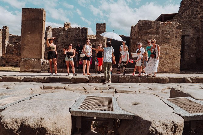 Pompeii and Mount Vesuvius Small Group Tour - The minivan ride to Vesuvius
