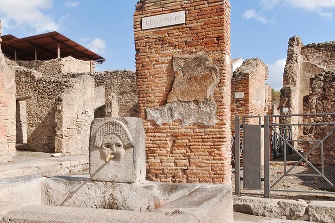 Pompeii and Vesuvius Day Trip from Naples with Lunch - Transport, group size, and the day’s pace