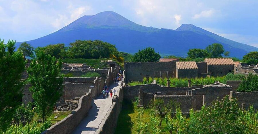 Pompeii and Vesuvius Full-Day Tour from Amalfi Coast - Pompeii with a guide, not just a map