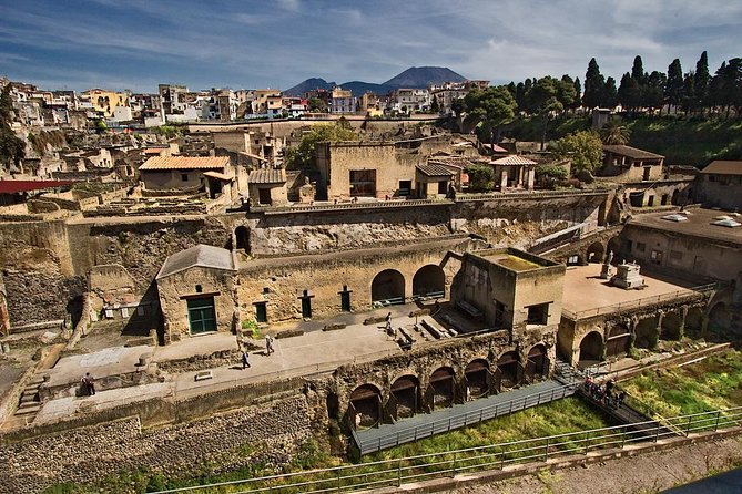 Pompeii and Vesuvius Hike Small Group Priority Access from Naples - Why pairing Vesuvius with Pompeii works