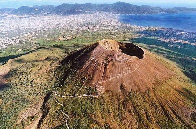 Pompeii and Vesuvius Hike Small Group Priority Access from Naples - Guides and drivers can shape the day