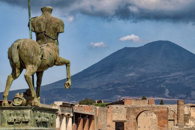 Pompeii and Vesuvius Tour with Pickup - The one-hour break for snacks and free time