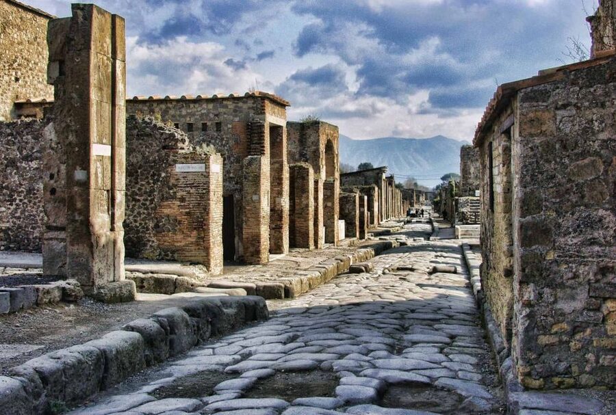 Pompeii: Day Tour of Pompeii and Vesuvius with Bus Transfer - Finding Tempio Travel Near Pompeii’s Porta Marina Entrance