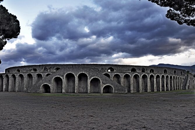Pompeii Excavations and Mount Vesuvius Tour from Naples Port - Why combine Pompeii and Vesuvius?