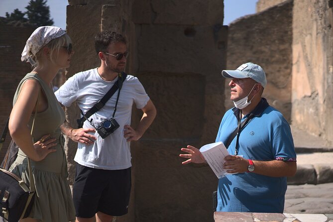 Pompeii Guided Tour & Horse Riding on Vesuvius with Lunch - The day in five useful points