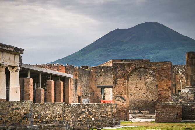 Pompeii, Herculaneum and Mount Vesuvius Private Tour from Naples - A closer look at Roman life in Herculaneum