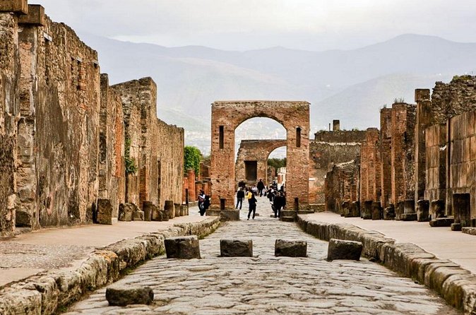 Pompeii Herculaneum and Vesuvius small group tour - Reaching the top of Vesuvius