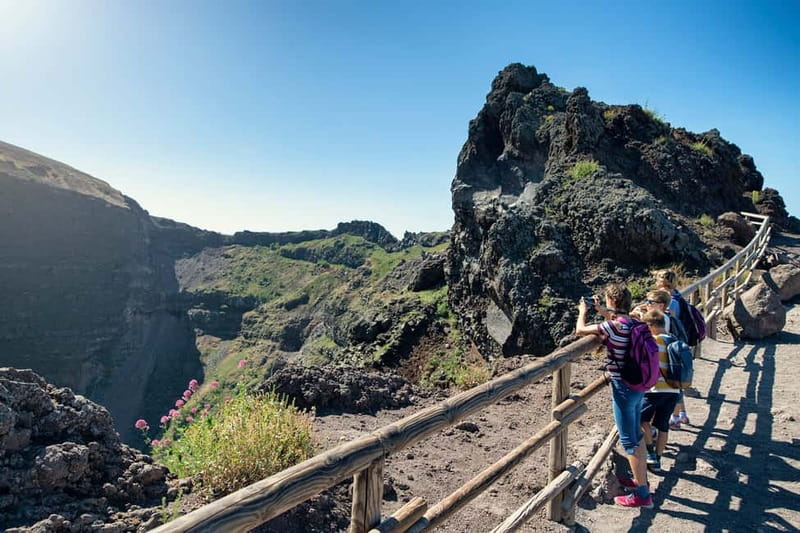 Pompeii: Mount Vesuvius Crater Transfer with Ticket - The 40-minute climb by bus