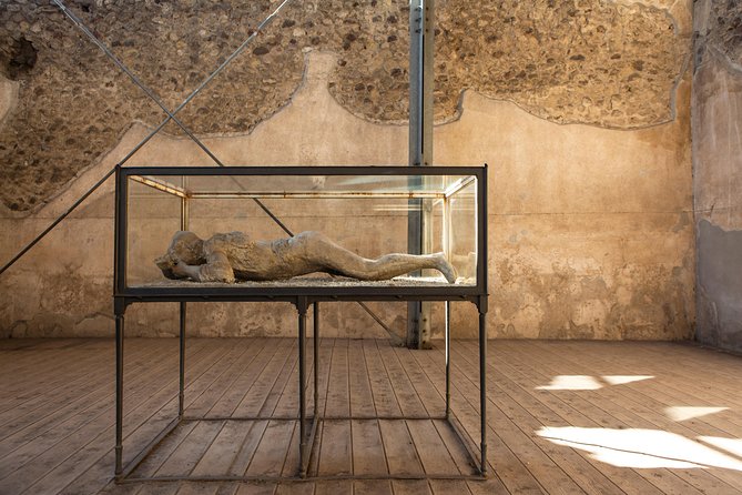 Pompeii & Mt.Vesuvius Day Tour from Naples with Pizza Lunch - The included lunch near Pompeii