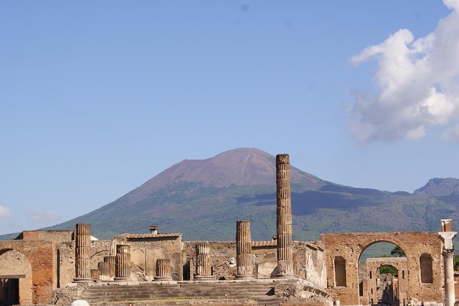 Pompeii, Mt. Vesuvius, Herculaneum Private Tour - Pompeii takes you through a whole Roman city