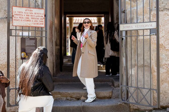 Pompeii & Mt.Vesuvius Private Tour (All inclusive package) - Pompeii with a guide who can read the ruins