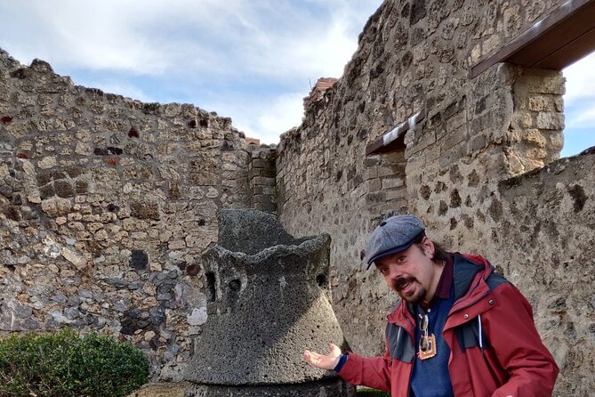 Pompeii to Vesuvius Tour with Skip-the-Line Tickets to Ruins & Volcanic Crater - Key points to know before booking