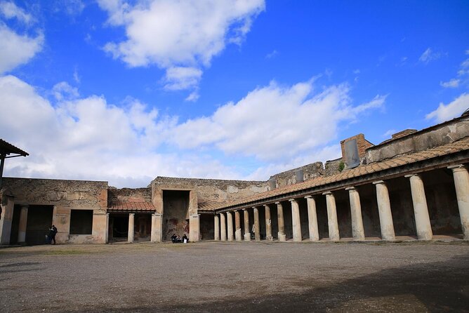 Pompeii to Vesuvius Tour with Skip-the-Line Tickets to Ruins & Volcanic Crater - What makes Pompeii worth your time