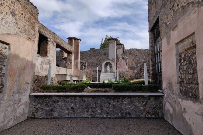 Pompeii to Vesuvius Tour with Skip-the-Line Tickets to Ruins & Volcanic Crater - Walking to the crater at Vesuvius