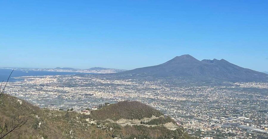 Pompeii-Vesuvius with Lunch from Amalfi Coast All inclusive - Mount Vesuvius: A Walk Toward the Gran Cono