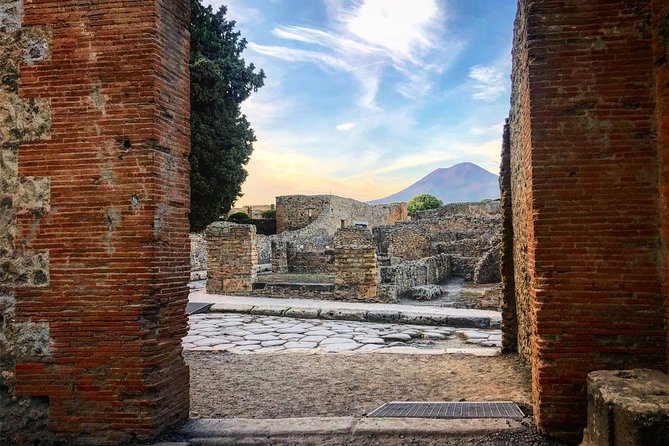 Pompeii & Vesuvius with Lunch & Wine Tasting from Positano - The long road from Positano to Pompeii