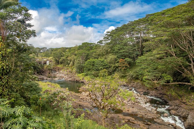 Private - All Inclusive Big Island Volcano & Waterfalls Tour - Crossing the Saddle Road between Mauna Kea and Mauna Loa