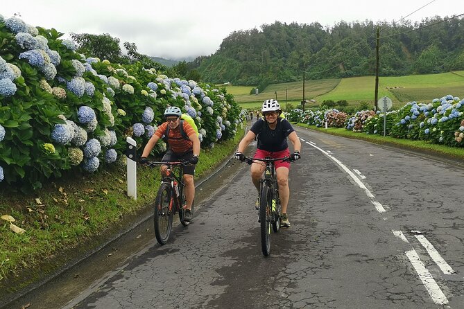 Private E-Bike Tour on Sete Cidades Volcano's Rim with Lake View - Blue Lake, Green Lake, and the crater views