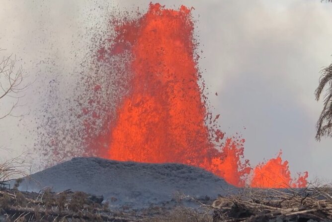 Private Electric Bike Tour with Lava Hike in Pāhoa - Fissure 8 from the backyard