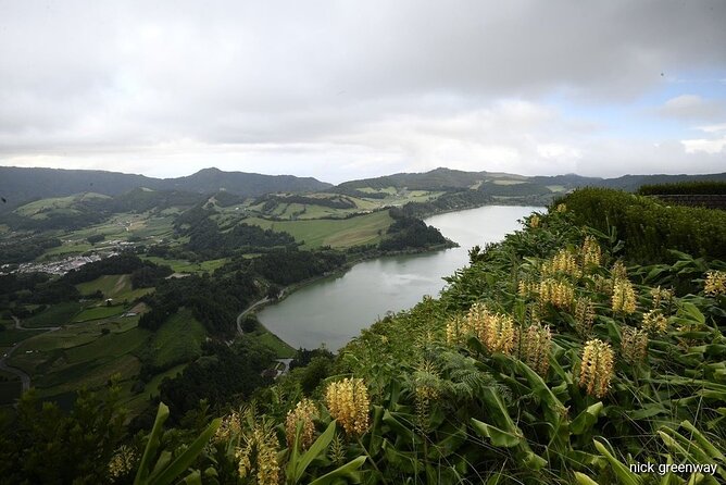 Private Full-Day 4x4 Tour to Furnas Volcano - Lagoa das Furnas and the earth at work