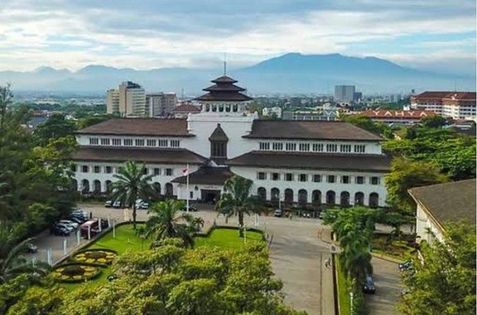 Private Guided Volcano and Stony Bubble Tour in Bandung - Timing, Pickup, and What to Bring