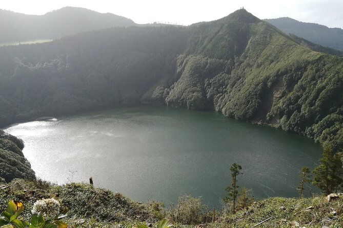 Private Half-Day 4x4Tour to Lagoa Sete Cidades - My take: book it if the guide matters to you