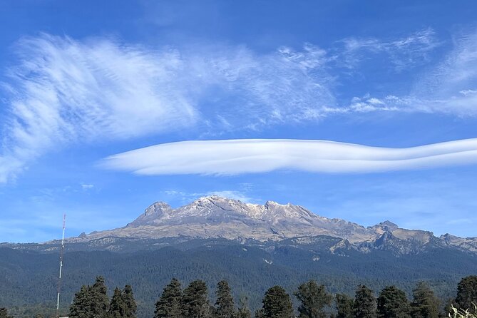 Private Hike next to volcano at 14800 ft. from Mexico city - Leaving Mexico City at 7 a.m.