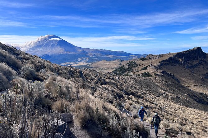 Private Hike next to volcano at 14800 ft. from Mexico city - The advertised endpoint needs clarification