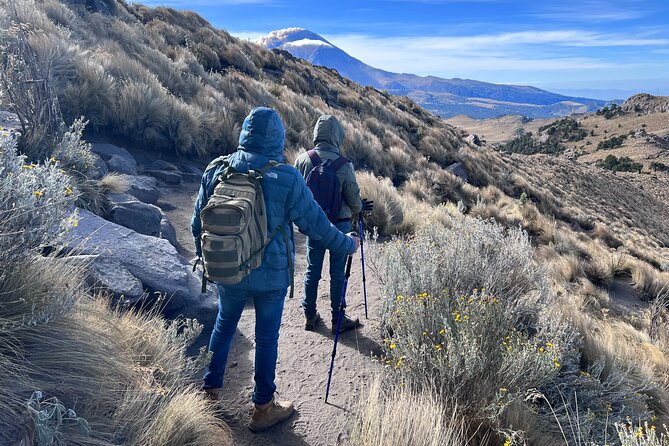 Private Hike next to volcano at 14800 ft. from Mexico city - Who should book this hike