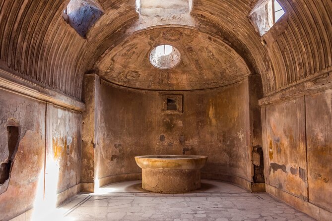 Private Pompeii Tour with Archaeologist & Winery on Mt Vesuvius - Two grand homes: the House of the Faun and House of the Vettii