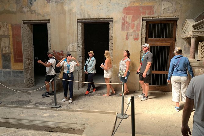 Private Skip-the-Line Pompeii & Mt. Vesuvius Tour from Positano - Climbing Mount Vesuvius from 1,000 meters