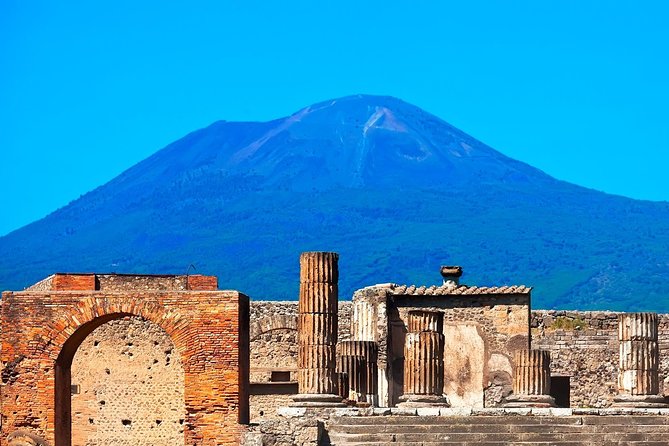 Private Tour Pompeii, Vesuvius and Herculaneum - Pompeii: two hours on streets frozen by Vesuvius