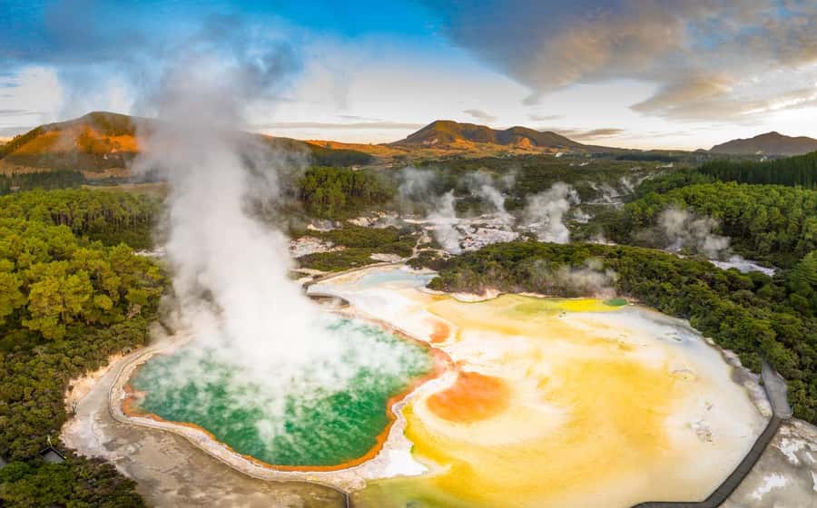Private VIP Luxury Auckland - Rotorua Geothermal Wonderlands - Lunch in Rotorua before the geothermal walk