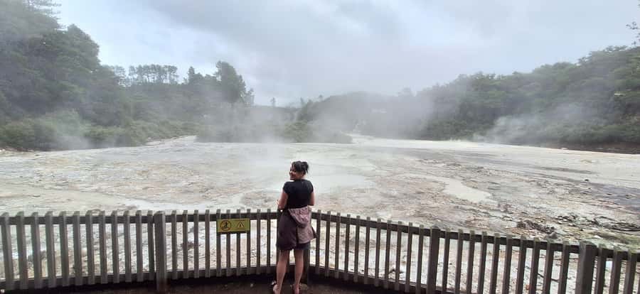 Private VIP Luxury Auckland - Rotorua Geothermal Wonderlands - Wai-O-Tapu turns geology into a color show