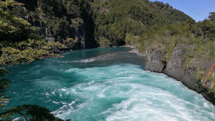 Puerto Montt: Osorno Volcano and Petrohué Falls Guided Tour - Why this Puerto Montt day trip is worth your time