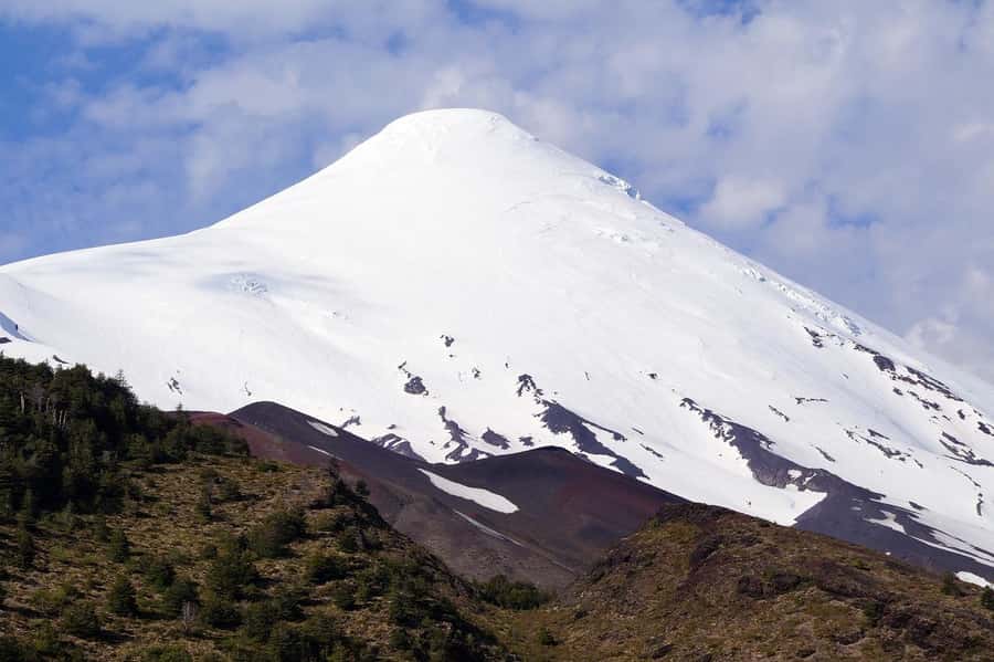 Puerto Montt: Osorno Volcano and Petrohué Falls Guided Tour - Reaching Osorno at 1,240 meters