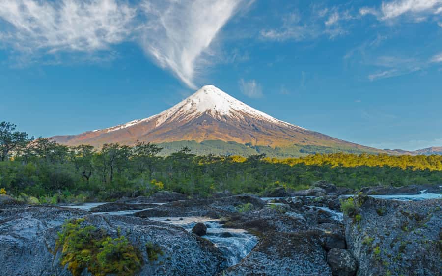 Puerto Varas: Osorno Volcano Day Trip by Air-conditioned Van - Why Osorno makes a good half-day trip from Puerto Varas