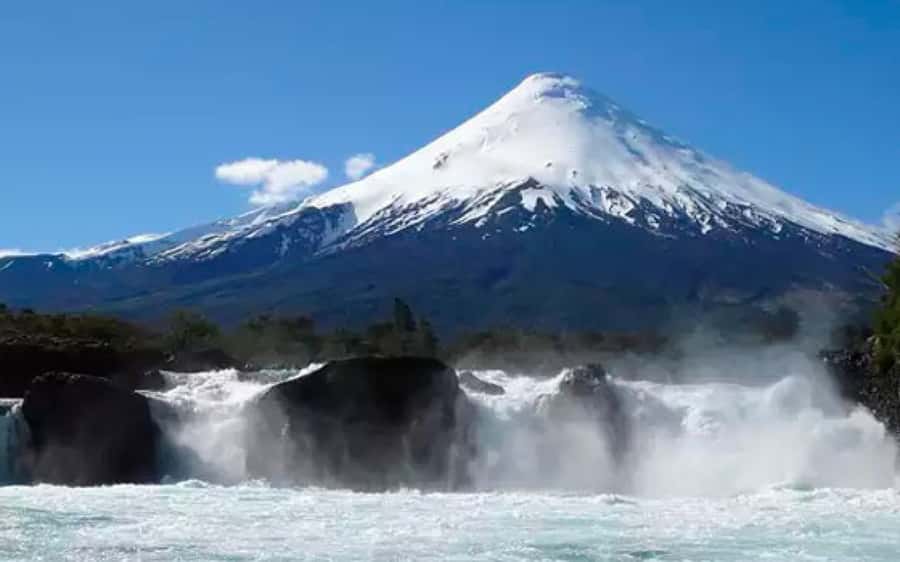 Puerto Varas: Osorno Volcano Day Trip by Air-conditioned Van - Reaching the Osorno Volcano Mountain Center