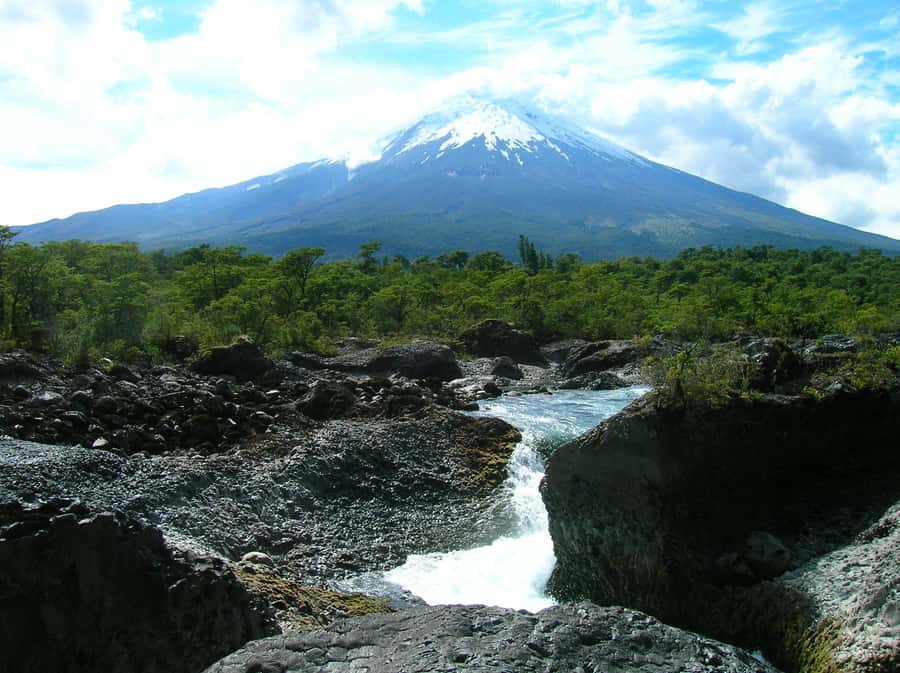 Puerto Varas: Osorno Volcano, Petrohue Falls Full-day Trip - Pickup, timing, and what to bring